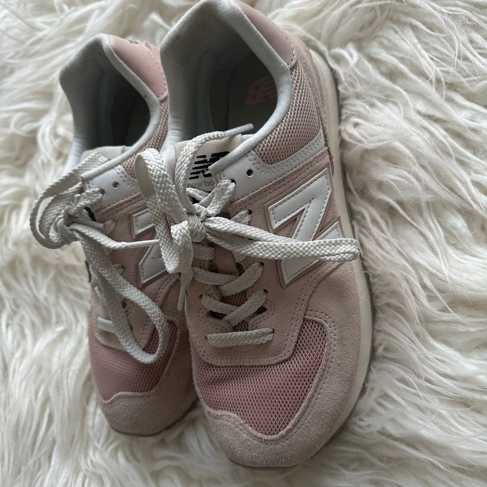 women’s 8.5 new balance 574 athletic shoe - stone pink